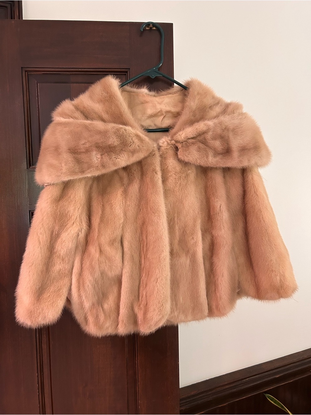 Vintage Women's Fur Cape Jacket - Elegant Short Coat